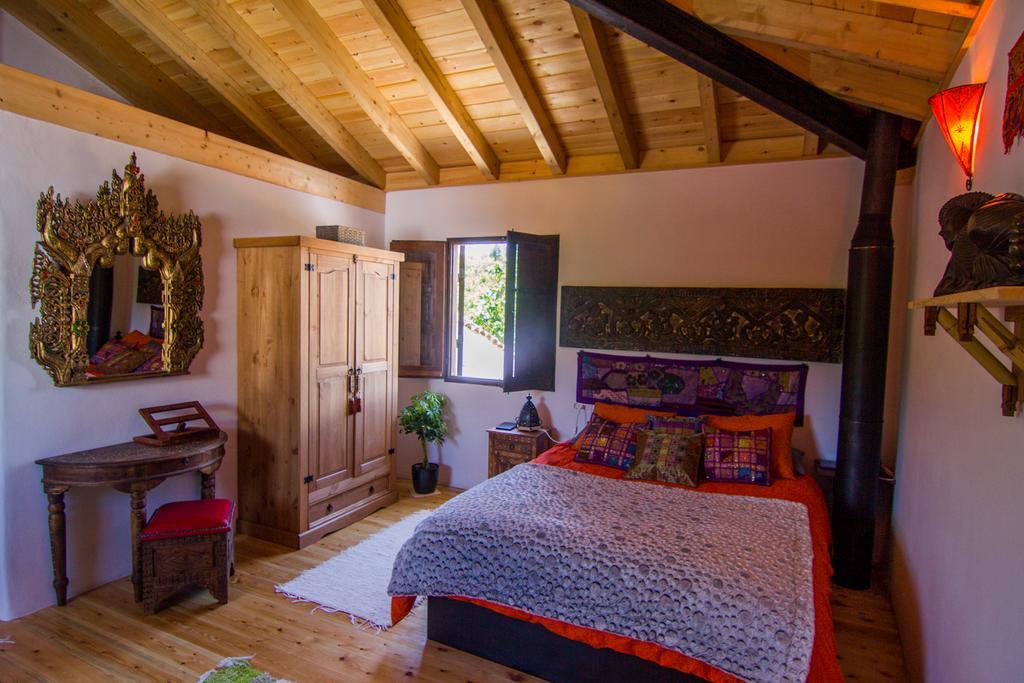Casa Con Encanto El Castano * Castano de Robledo